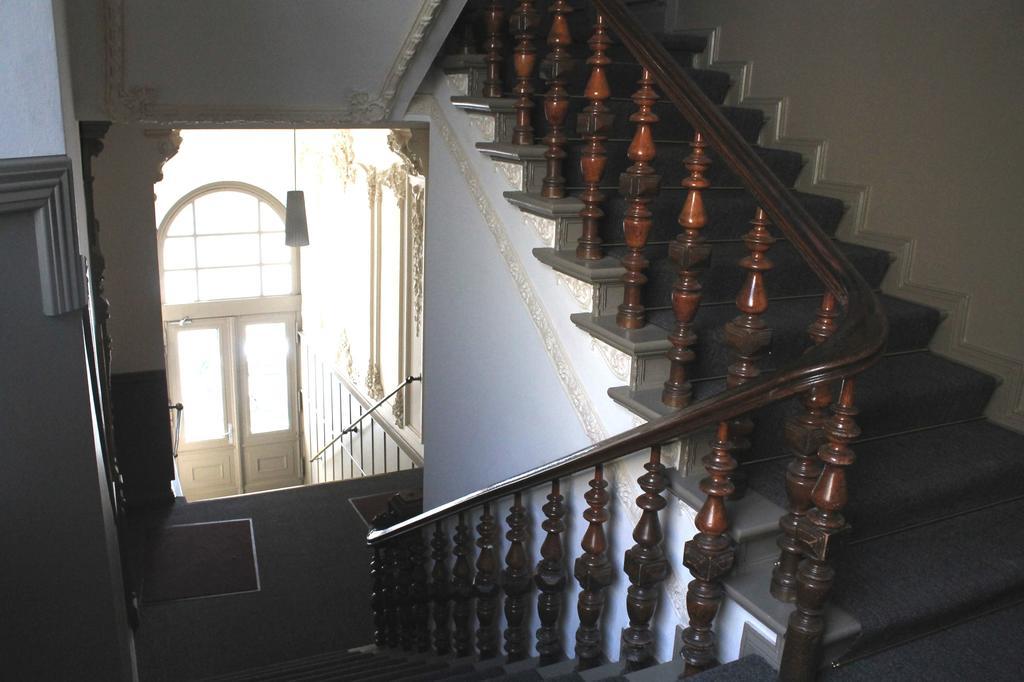 Hotel Pension Fischer Am Kudamm Берлин Экстерьер фото