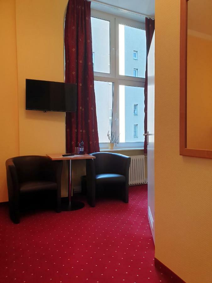 Hotel Pension Fischer Am Kudamm Берлин Экстерьер фото