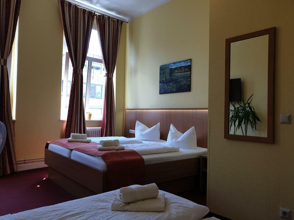 Hotel Pension Fischer Am Kudamm Берлин Экстерьер фото