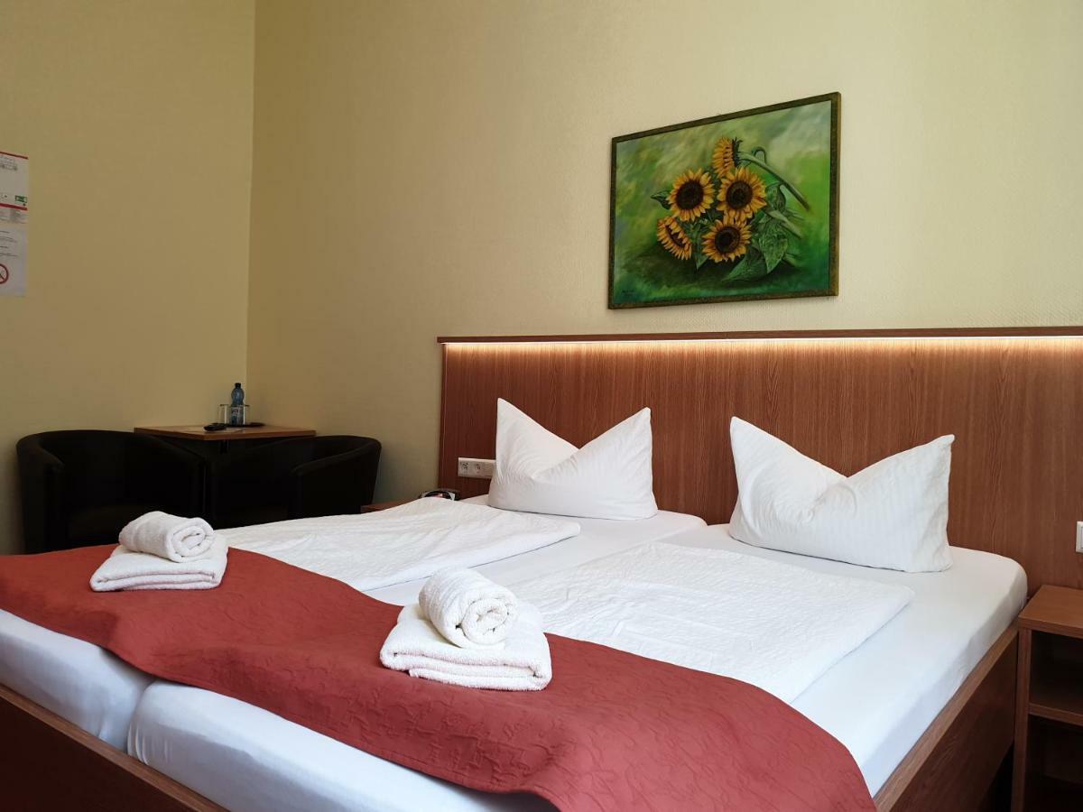 Hotel Pension Fischer Am Kudamm Берлин Экстерьер фото