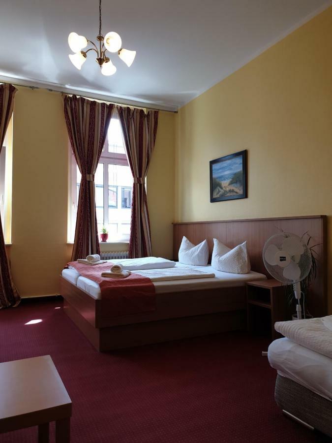 Hotel Pension Fischer Am Kudamm Берлин Экстерьер фото