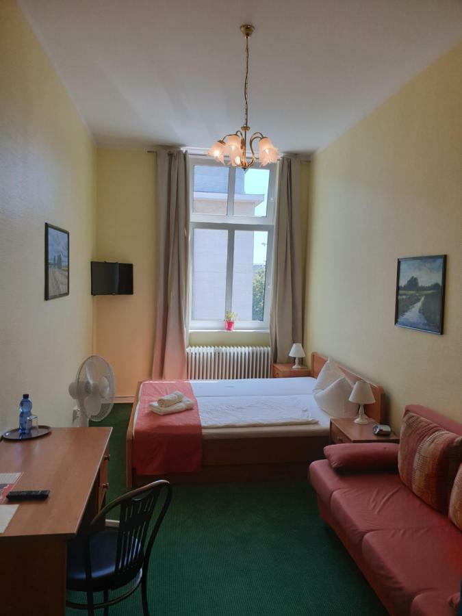 Hotel Pension Fischer Am Kudamm Берлин Экстерьер фото