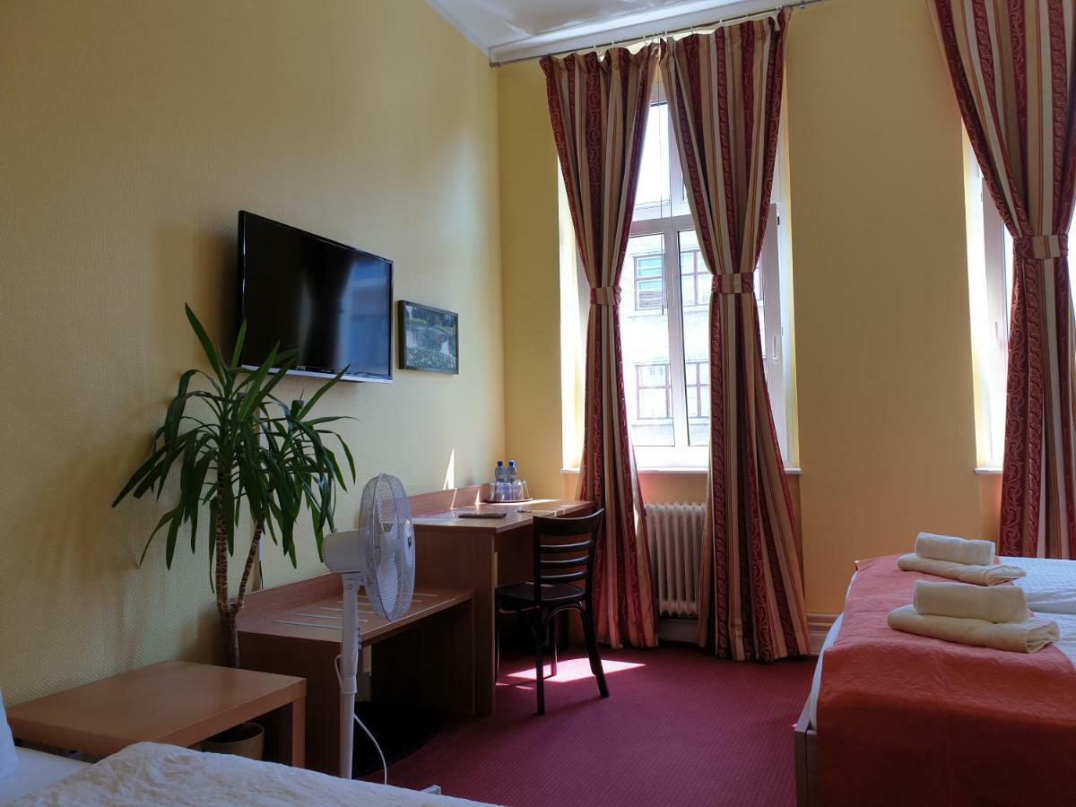 Hotel Pension Fischer Am Kudamm Берлин Экстерьер фото