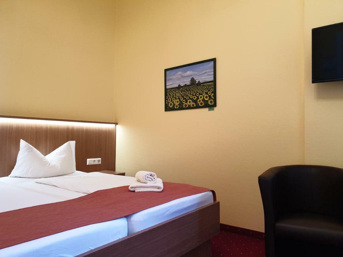 Hotel Pension Fischer Am Kudamm Берлин Экстерьер фото
