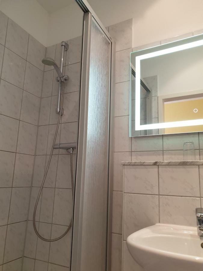 Hotel Pension Fischer Am Kudamm Берлин Экстерьер фото