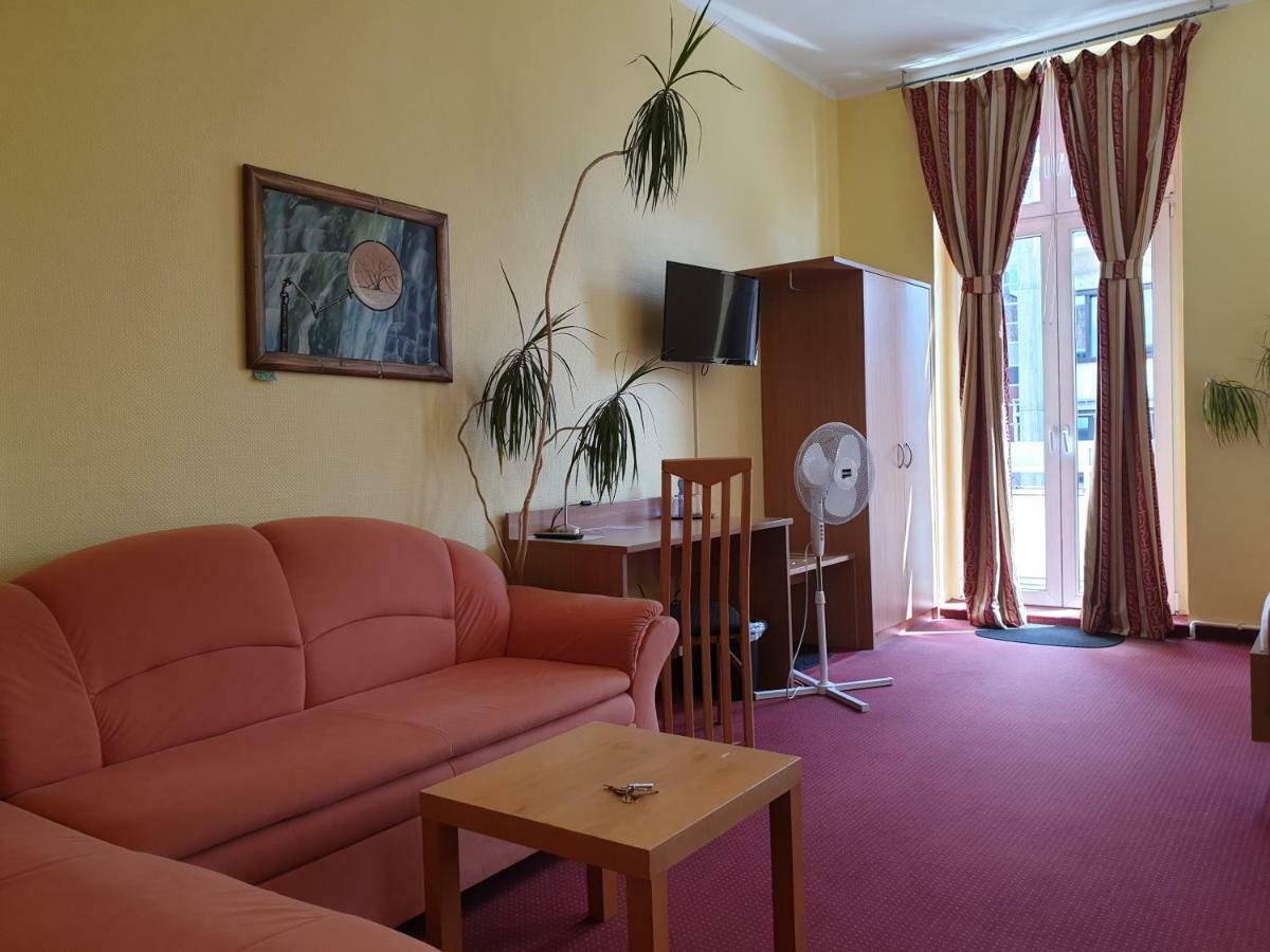 Hotel Pension Fischer Am Kudamm Берлин Экстерьер фото